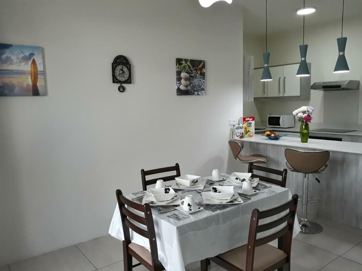 2 Bedroom Flat 15 Mins Walk From Flic En Flac Beach מראה חיצוני תמונה
