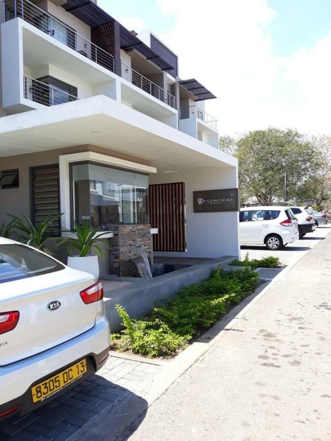 2 Bedroom Flat 15 Mins Walk From Flic En Flac Beach מראה חיצוני תמונה